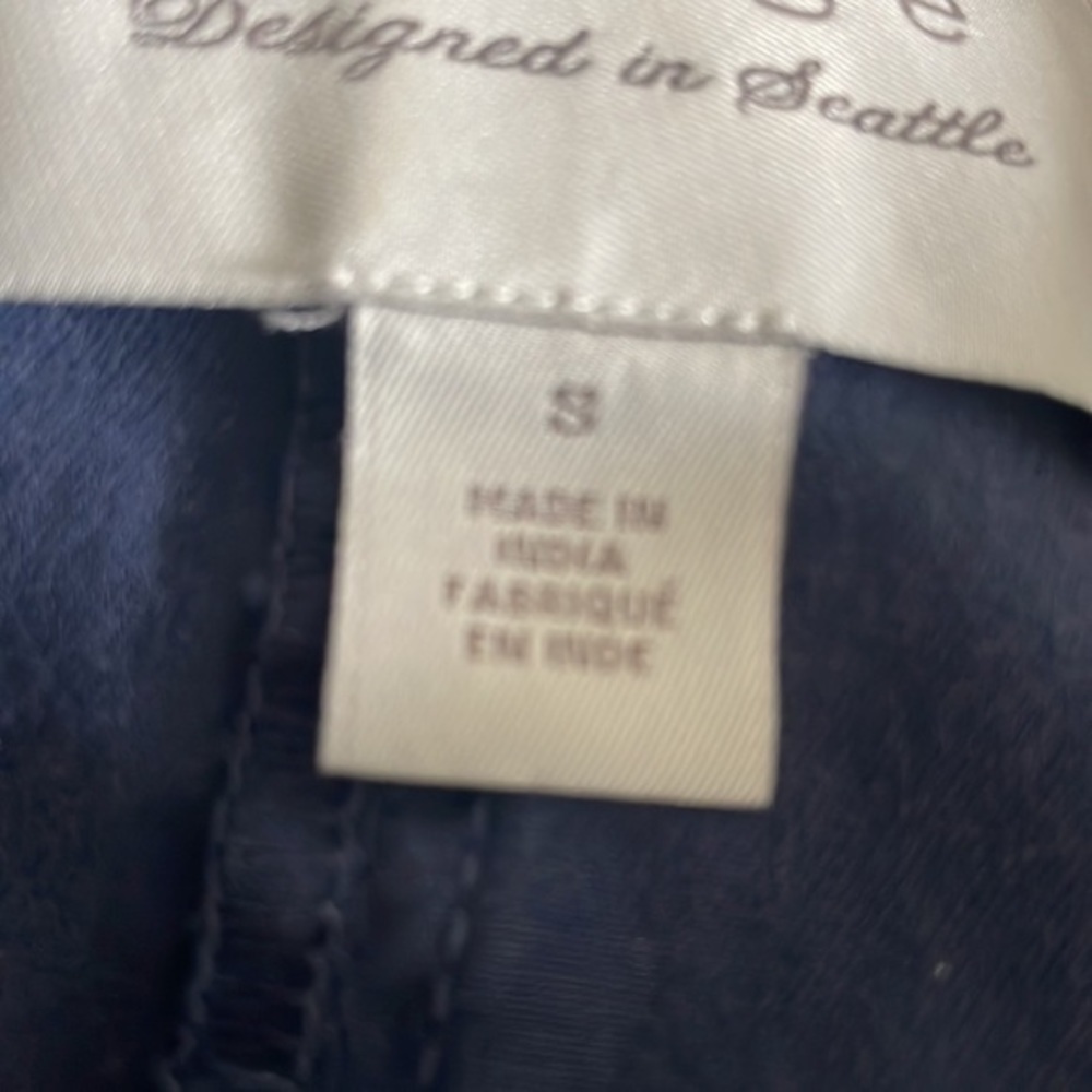Hinge jacket Blue jacket size Small Designed in Seattle - Picture 8 of 9